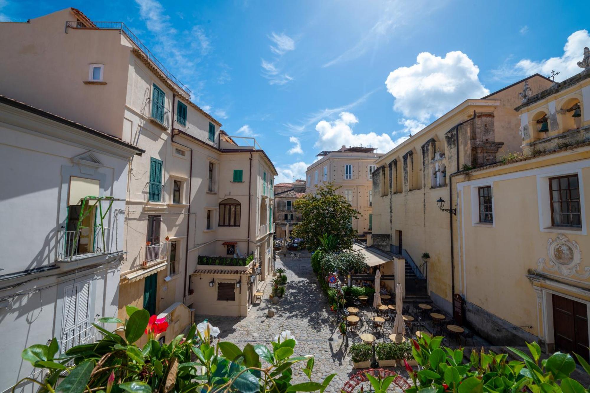 La Divina - Free Parking - Acomodação com café da manhã Tropea Exterior foto