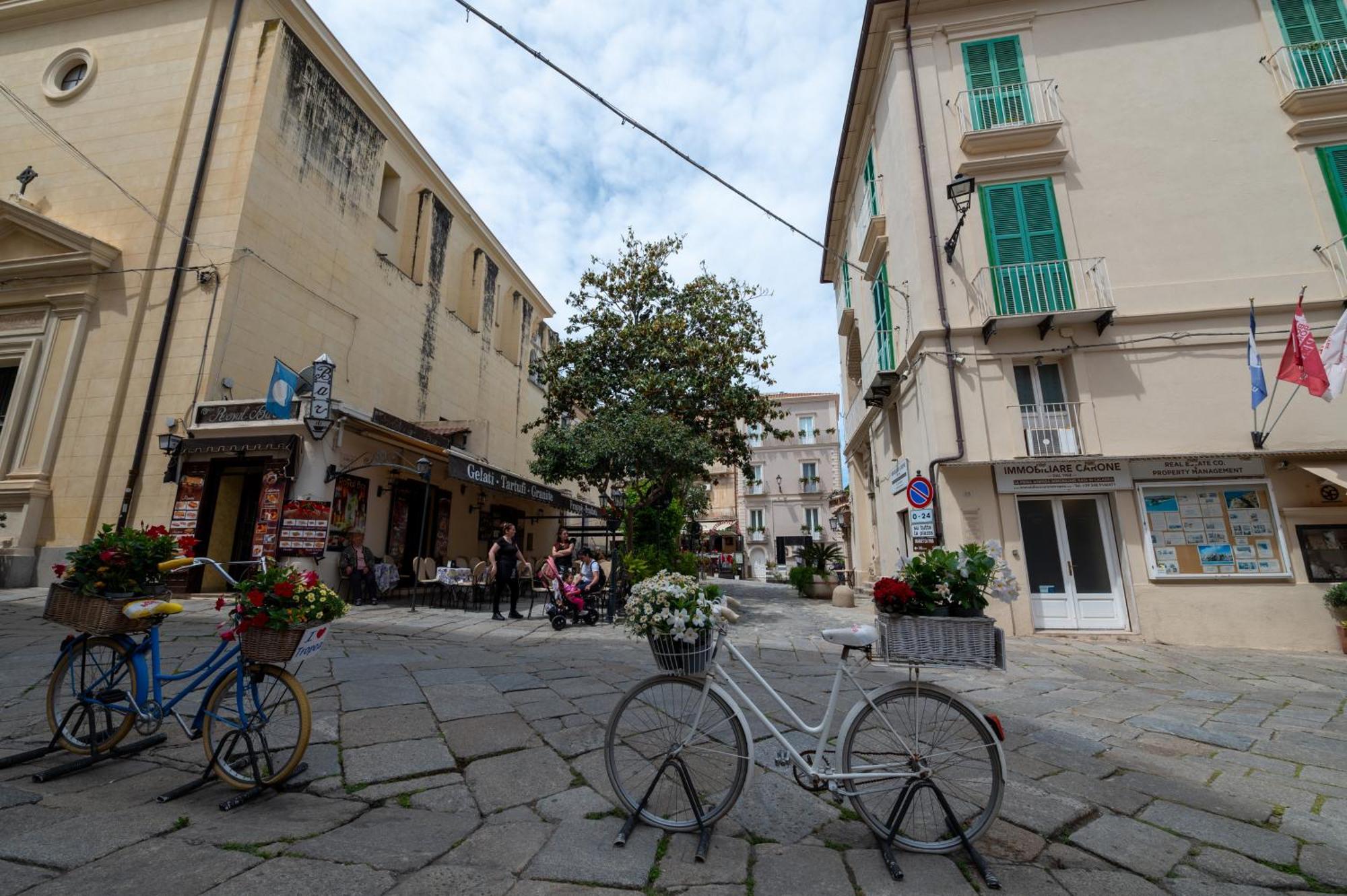 La Divina - Free Parking - Acomodação com café da manhã Tropea Exterior foto