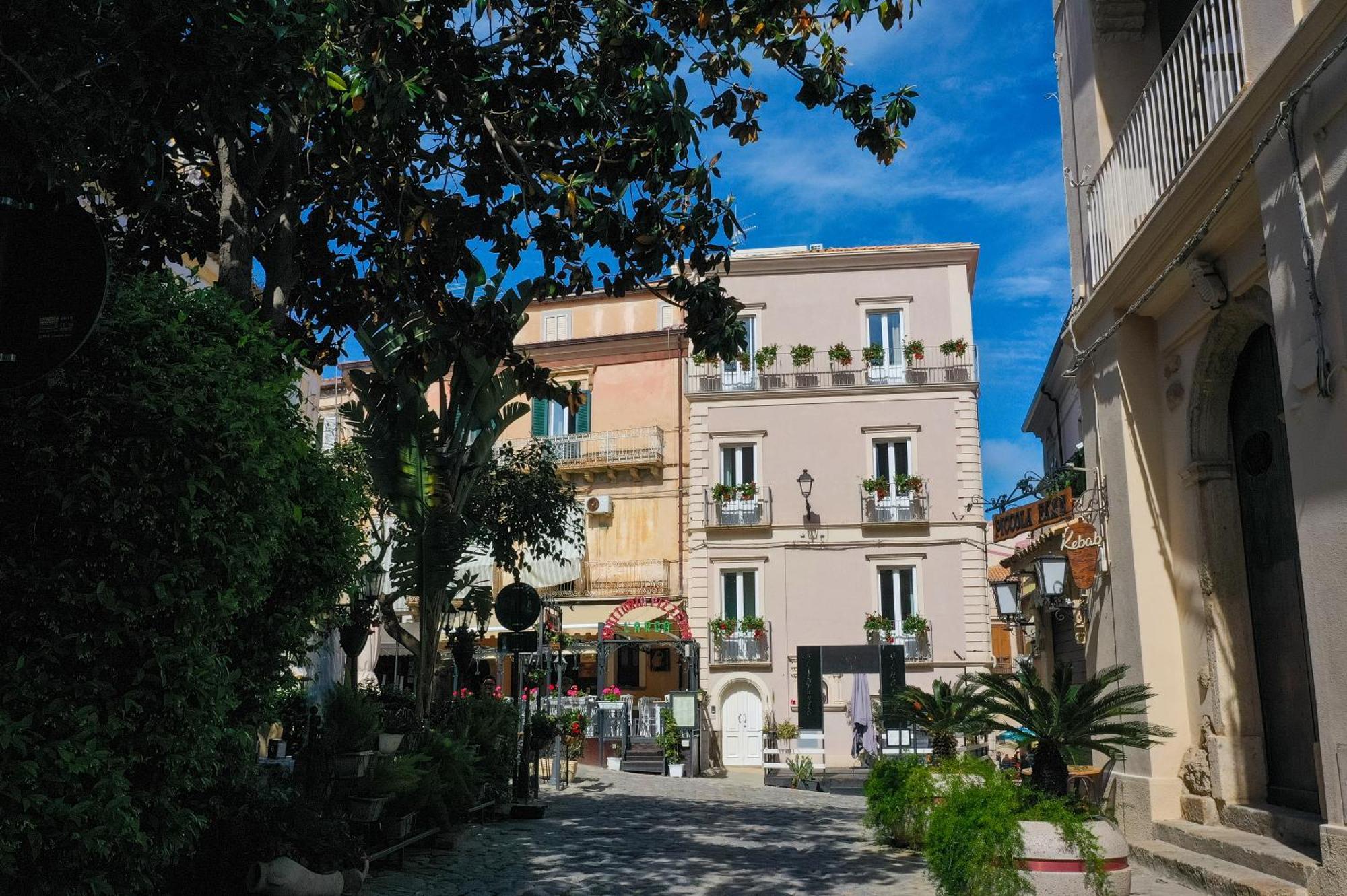 La Divina - Free Parking - Acomodação com café da manhã Tropea Exterior foto