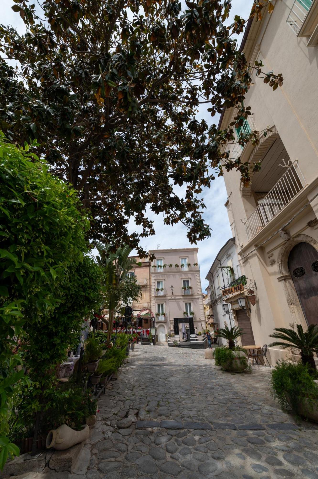 La Divina - Free Parking - Acomodação com café da manhã Tropea Exterior foto